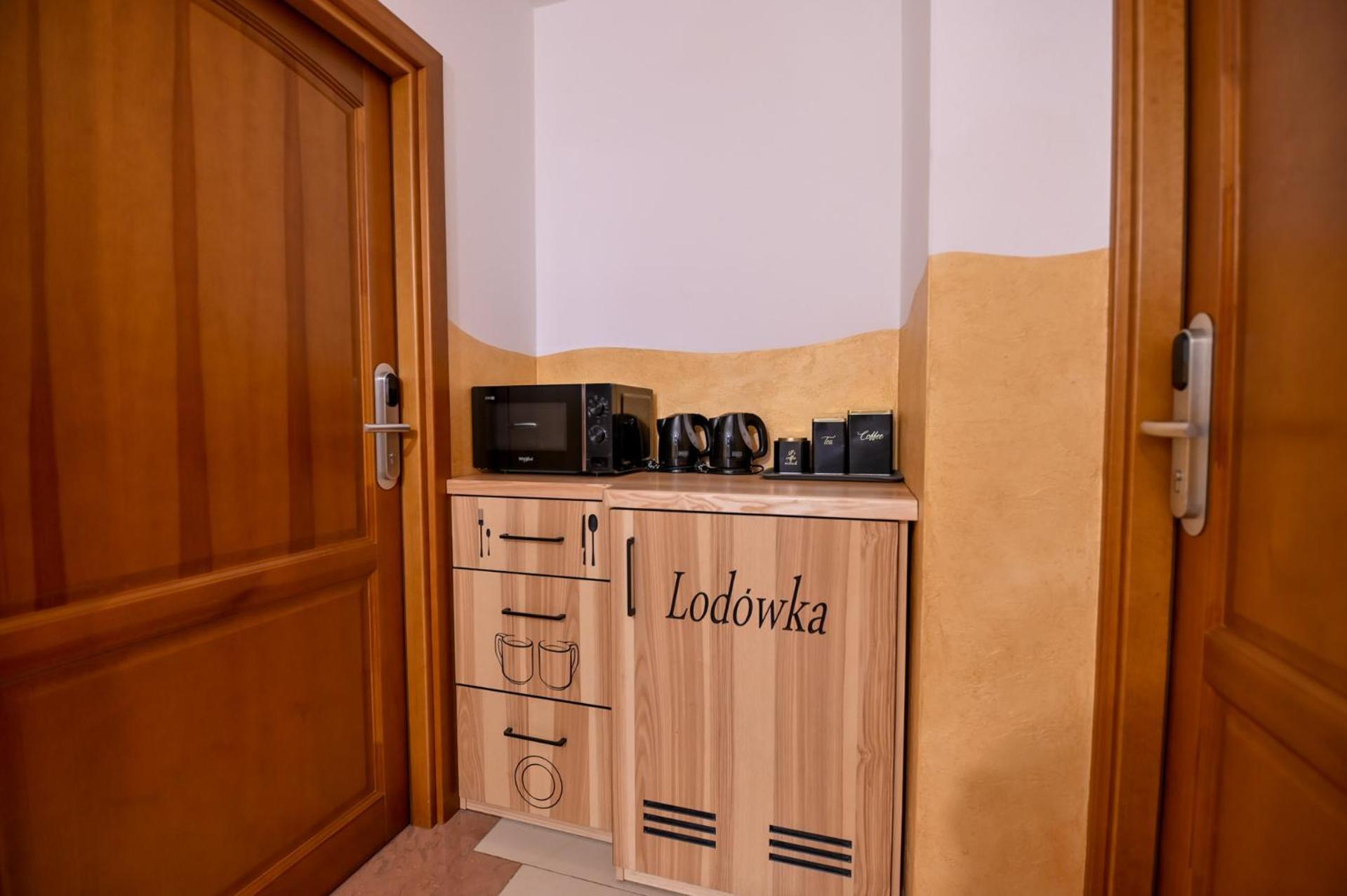 Pod Tatrami 2 - Swietna Lokalizacja, Obok Przystanku Ski Busa Oraz Restauracji, Duzy Parking Бялка Татранска Екстериор снимка